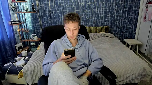 CuteBoy228 online show from April 14, 2026, 11:27 am