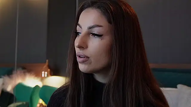 Snapshot of EmilyTrix chatting on November 6, 2025, 5:25 pm EmilyTrix online show from November 6, 2025, 5:25 pm