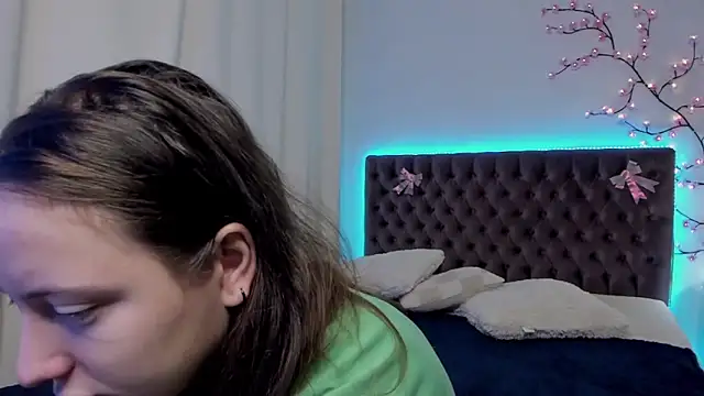 Snapshot of LilaVame chatting on September 15, 2025, 7:36 pm LilaVame online show from September 15, 2025, 7:36 pm