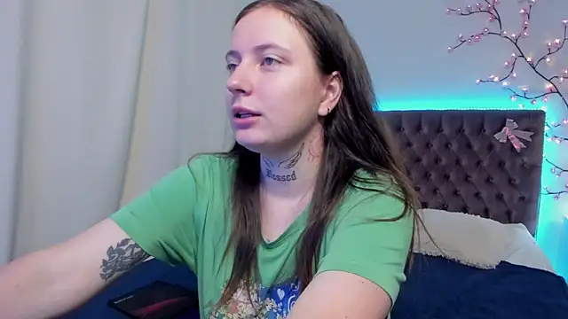 Snapshot of LilaVame chatting on September 20, 2025, 7:37 pm LilaVame online show from September 20, 2025, 7:37 pm