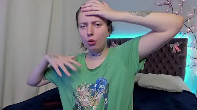 Snapshot of LilaVame chatting on September 22, 2025, 7:38 pm LilaVame online show from September 22, 2025, 7:38 pm