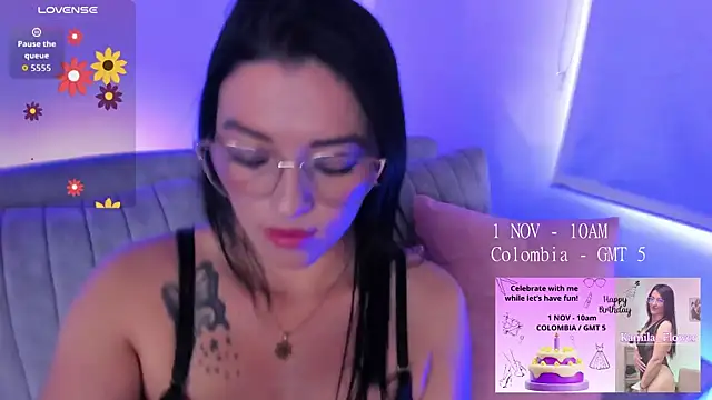 Snapshot of kamila_flower chatting on October 25, 2025, 1:07 pm kamila flower online show from October 25, 2025, 1:07 pm