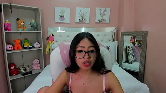 Snapshot of Sky_winter chatting on February 13, 2026, 2:24 pm Sky winter online show from February 13, 2026, 2:24 pm