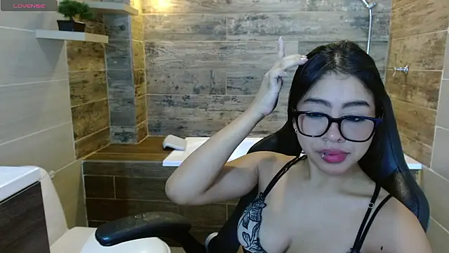 Snapshot of Sky_winter chatting on February 25, 2026, 2:48 pm Sky winter online show from February 25, 2026, 2:48 pm