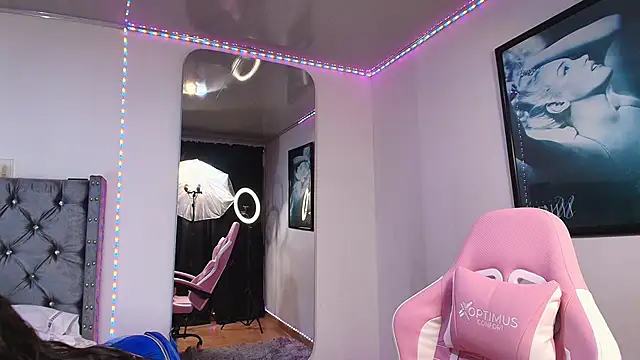 Snapshot of GraceWallace_ chatting on November 13, 2025, 1:59 am GraceWallace online show from November 13, 2025, 1:59 am