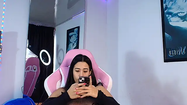 GraceWallace  online show from December 14, 2025, 6:45 pm