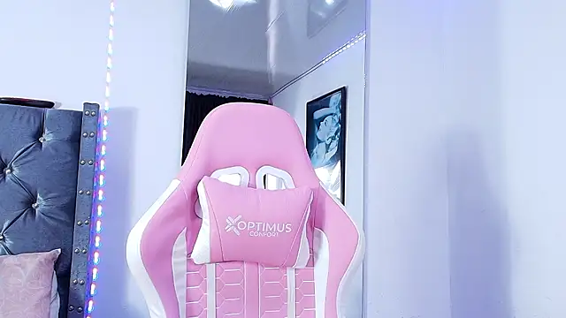 GraceWallace  online show from March 29, 2026, 8:09 pm