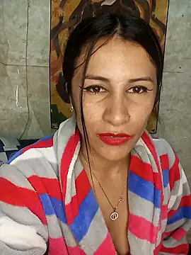 Snapshot of karinnahotdirty chatting on September 10, 2025, 1:05 am karinnahotdirty online show from September 10, 2025, 1:05 am