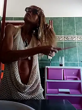 LunaNatural online show from November 20, 2025, 7:02 pm