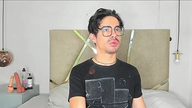 BryCams3 online show from September 24, 2025, 4:05 am