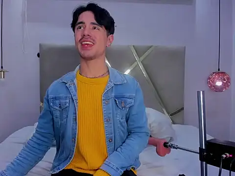 BryCams3 online show from October 25, 2025, 4:53 am