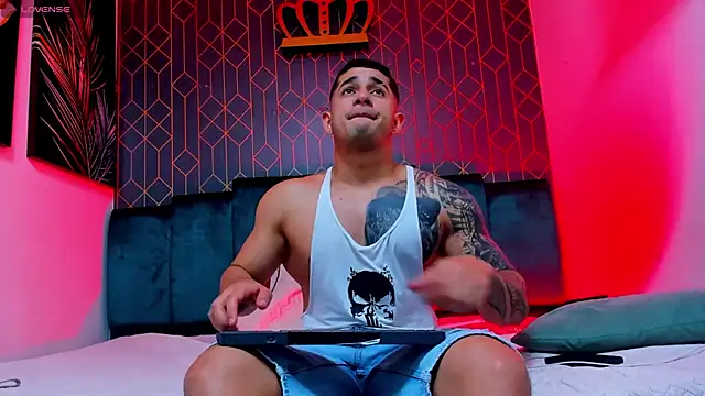 king falconer online show from September 23, 2025, 6:05 am