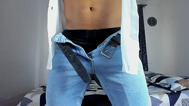 magnusclark online show from November 18, 2025, 8:57 pm