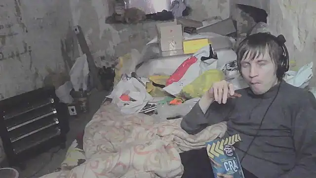 makarov1993 online show from April 16, 2026, 10:34 pm