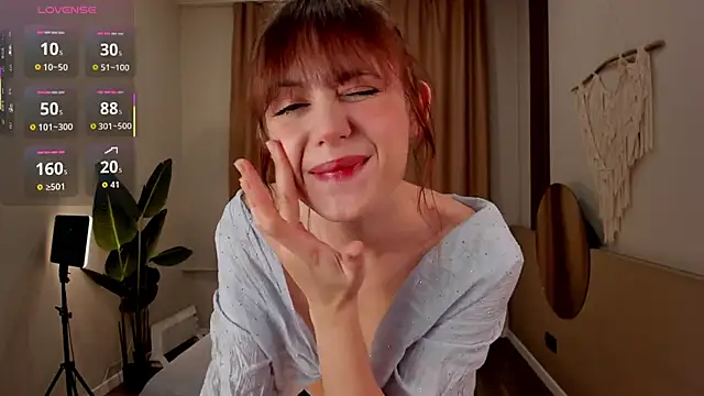 Snapshot of chloe_dreammm chatting on October 26, 2025, 5:13 am chloe dreammm online show from October 26, 2025, 5:13 am