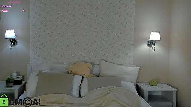 Chloee White online show from April 10, 2026, 9:25 am