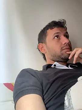 Michaell Spinelly online show from October 26, 2025, 2:34 pm