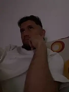 Snapshot of Michaell_Spinelly chatting on May 18, 2026, 10:37 pm Michaell Spinelly online show from May 18, 2026, 10:37 pm