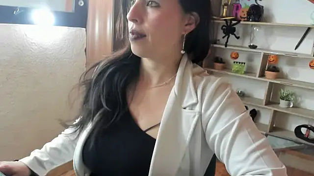 katherine blair online show from October 27, 2025, 1:15 pm