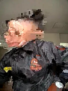 Snapshot of Manu0586 chatting on October 8, 2025, 12:36 pm Manu0586 online show from October 8, 2025, 12:36 pm