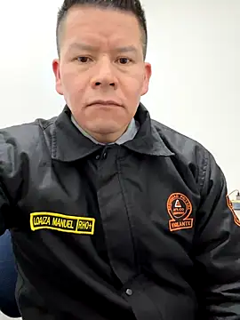 Snapshot of Manu0586 chatting on October 11, 2025, 8:57 am Manu0586 online show from October 11, 2025, 8:57 am