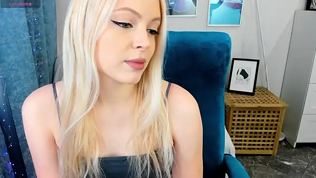 Snapshot of KatherineePierce chatting on May 16, 2026, 5:01 pm KatherineePierce online show from May 16, 2026, 5:01 pm