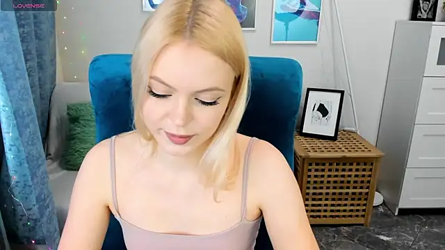 Snapshot of KatherineePierce chatting on May 21, 2026, 3:52 pm KatherineePierce online show from May 21, 2026, 3:52 pm