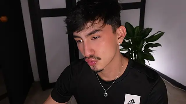sweettaaron01 online show from July 20, 2026, 11:18 pm