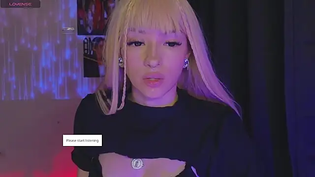 Moonlightt 21 online show from April 11, 2026, 1:43 am