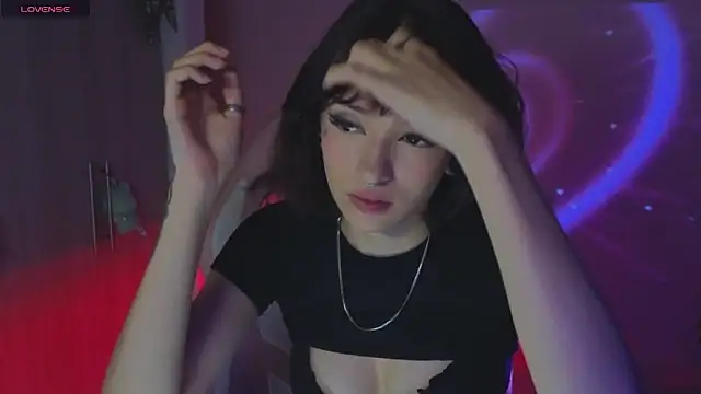 Moonlightt 21 online show from April 26, 2026, 9:23 pm