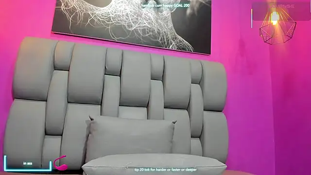 Snapshot of Emma_HotLatina chatting on September 24, 2025, 6:11 pm Emma HotLatina online show from September 24, 2025, 6:11 pm