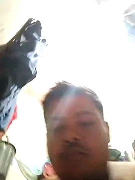 Snapshot of CatchingBouquet chatting on October 12, 2025, 9:47 pm CatchingBouquet online show from October 12, 2025, 9:47 pm