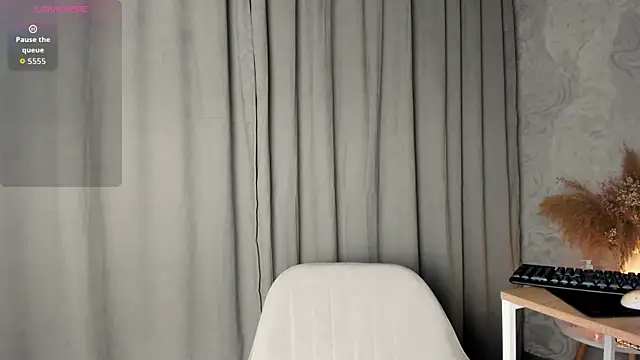 Katrina Carter online show from December 5, 2025, 3:26 am