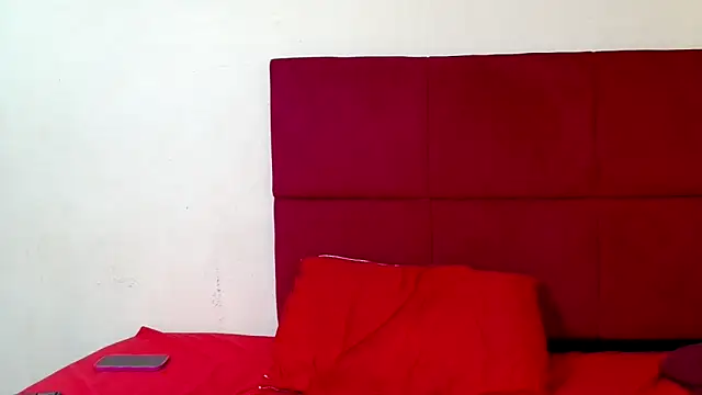 HugeTitisxx online show from December 14, 2025, 1:16 pm