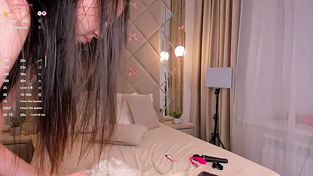 Nelly Kimm online show from March 30, 2026, 1:06 am