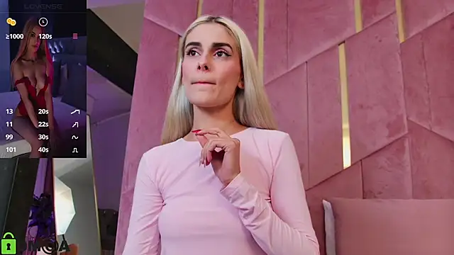 SelenaDaze online show from September 19, 2025, 3:08 am