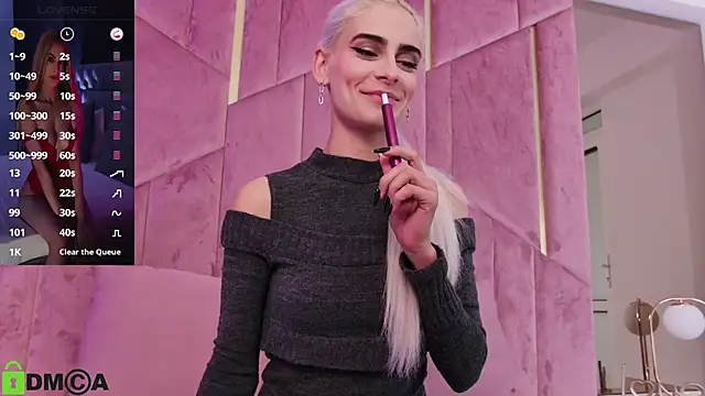 SelenaDaze online show from October 24, 2025, 5:04 am