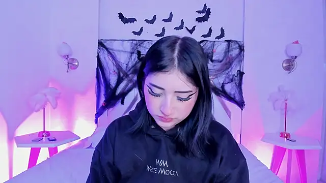 Snapshot of KattEngel chatting on October 19, 2025, 3:40 am KattEngel online show from October 19, 2025, 3:40 am