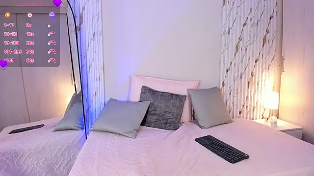 Snapshot of MissVioleet_ chatting on October 9, 2025, 5:22 pm MissVioleet online show from October 9, 2025, 5:22 pm