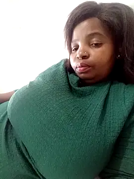 Snapshot of ShySexyBaddiexx chatting on September 22, 2025, 9:33 am ShySexyBaddiexx online show from September 22, 2025, 9:33 am