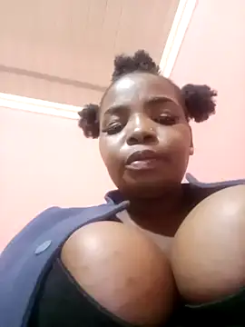 Snapshot of ShySexyBaddiexx chatting on February 18, 2026, 11:33 pm ShySexyBaddiexx online show from February 18, 2026, 11:33 pm