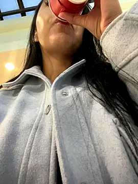 oh nina online show from October 28, 2025, 10:45 pm