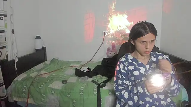 Petite-Goth online show from October 30, 2025, 2:35 am