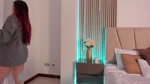 Victoria Beaumont online show from March 31, 2026, 11:54 am