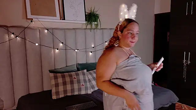 JenaCooper  online show from November 29, 2025, 1:30 am