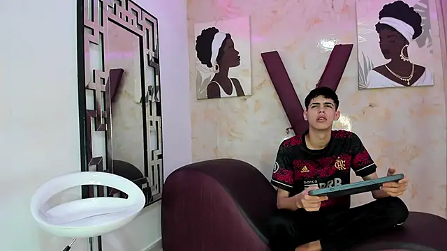 Snapshot of TWINKS_FRIENDS chatting on February 1, 2026, 1:31 pm TWINKS FRIENDS online show from February 1, 2026, 1:31 pm