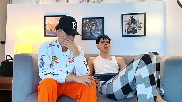 Snapshot of TWINKS_FRIENDS chatting on March 2, 2026, 1:29 pm TWINKS FRIENDS online show from March 2, 2026, 1:29 pm