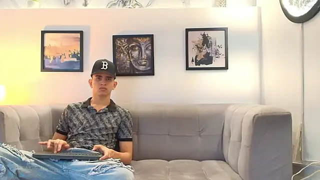 TWINKS FRIENDS online show from March 11, 2026, 1:17 pm