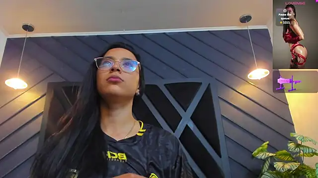 Snapshot of zoe_martins_ chatting on October 16, 2025, 5:25 pm zoe martins online show from October 16, 2025, 5:25 pm