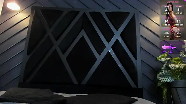 Snapshot of zoe_martins_ chatting on October 21, 2025, 5:35 pm zoe martins online show from October 21, 2025, 5:35 pm